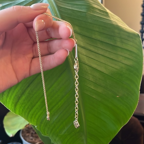 Kendra Scott gold necklace - Picture 3 of 3